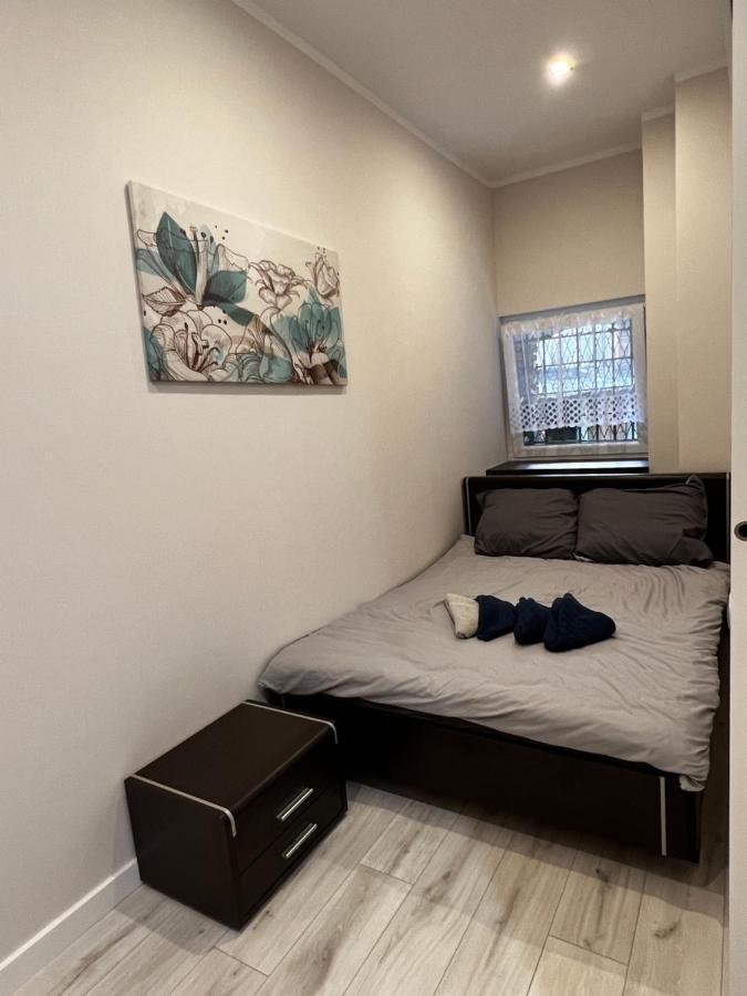 Pilsudskiego Premium 24H Selfcheck In Bytom Luaran gambar